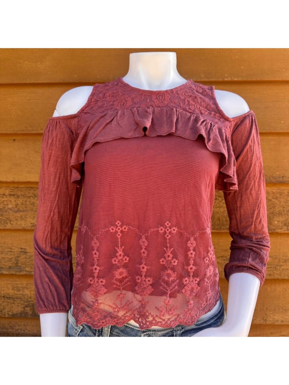 Daytrip Cold Shoulder Lace Trim Burgundy Top Size L